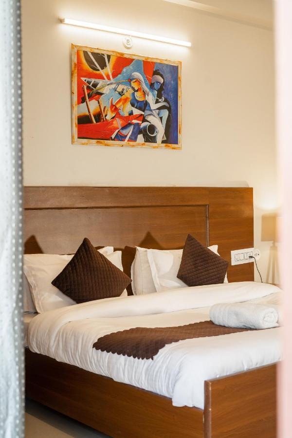 The Lodgers 2 Bhk Serviced Apartment Infront Of Artemis Hospital Gurgaon Zewnętrze zdjęcie